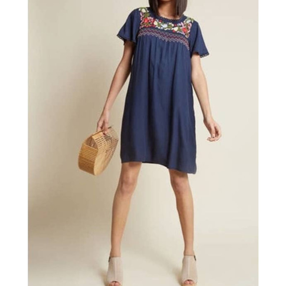 ModCloth Peace & Lovely Floral Embroidered Shift Dress Short Sleeve Size Medium - Picture 3 of 8